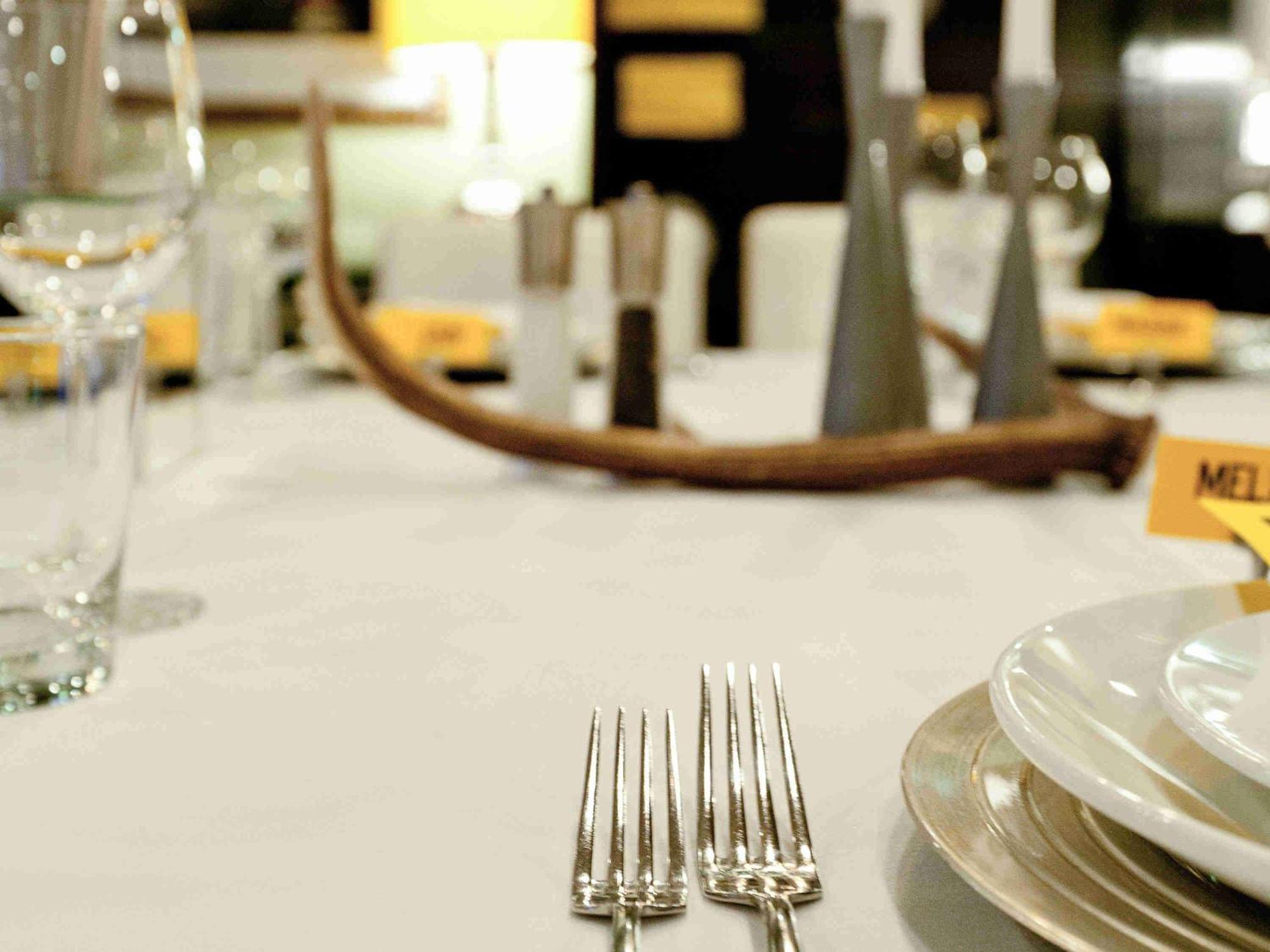 โรงแรมเซนต์มอริตซ์ ควีนส์ทาวน์ - เอ็มแกลเลอรี ภายนอก รูปภาพ A set of cocktail forks