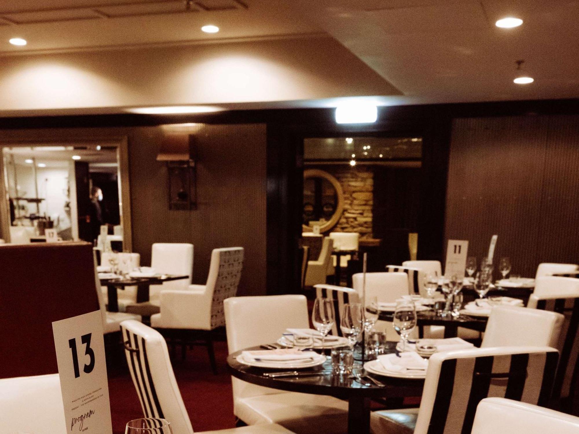 โรงแรมเซนต์มอริตซ์ ควีนส์ทาวน์ - เอ็มแกลเลอรี ภายนอก รูปภาพ Restaurant